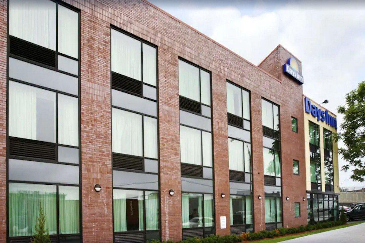 Days Inn Bronx New York Exterior photo